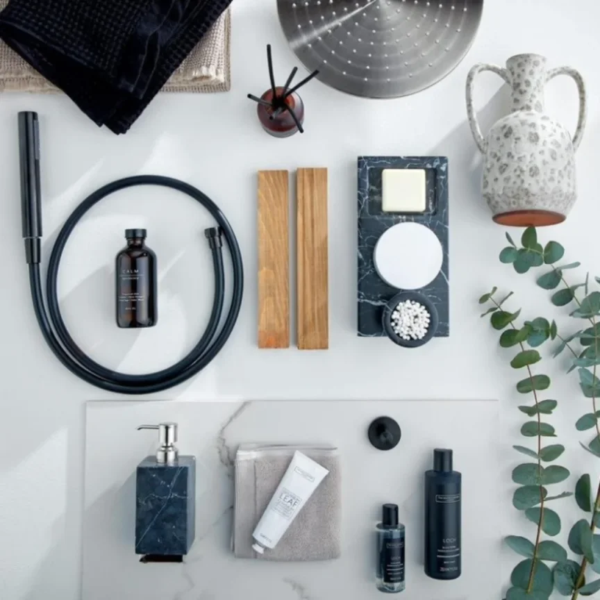 Vado Individual Single Function Easy Clean Round Shower Head 300mm Brushed Black detail view - Image 3