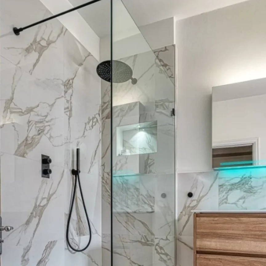 Vado Individual Single Function Easy Clean Round Shower Head 300mm Brushed Black detail view - Image 5