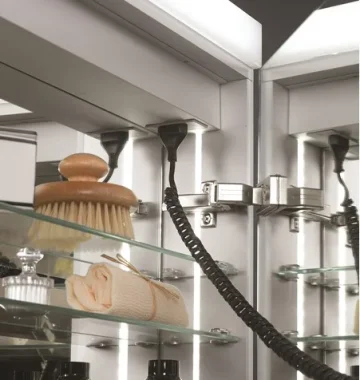 Crosswater Image Illuminated Cabinet 2 Door 900x700 detail view - Image 6