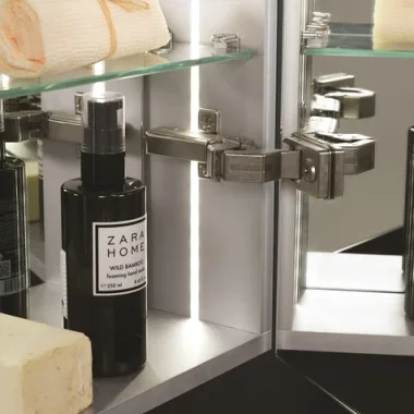 Crosswater Image Illuminated Cabinet 2 Door 900x700 detail view - Image 8