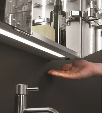 Crosswater Image Illuminated Cabinet 500x700 Universal L/r detail view - Image 4