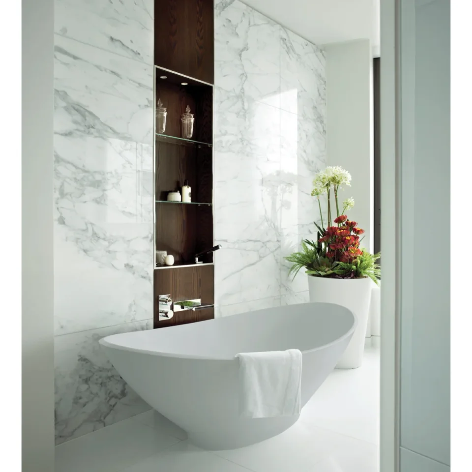 Bc Designs Kurv Bath 1890 X 900 (no Waste) Matt White detail view - Image 3