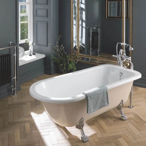Bc Designs Mistley 1700 Bath With Feet Set 1 White