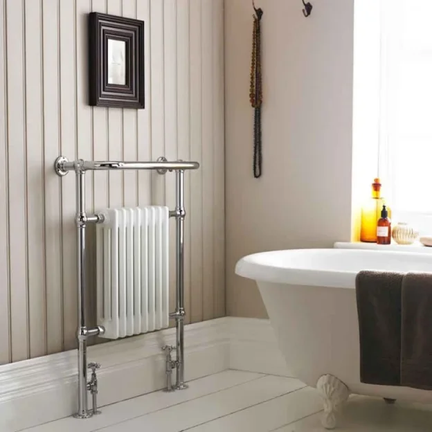 Reina Bronte Traditional Angled Towel Rail Valves detail view - Image 3