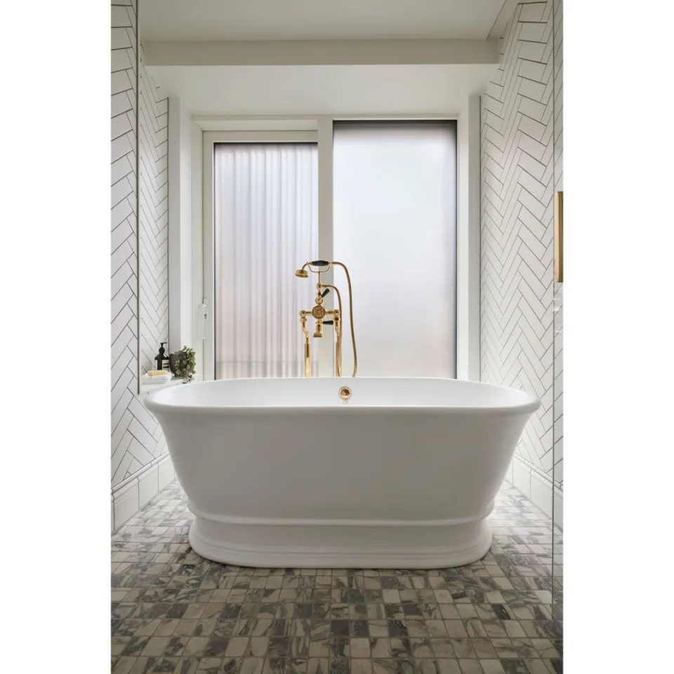 Bc Designs Bampton Bath 1555 X 740 (no Waste) Polished White detail view - Image 3