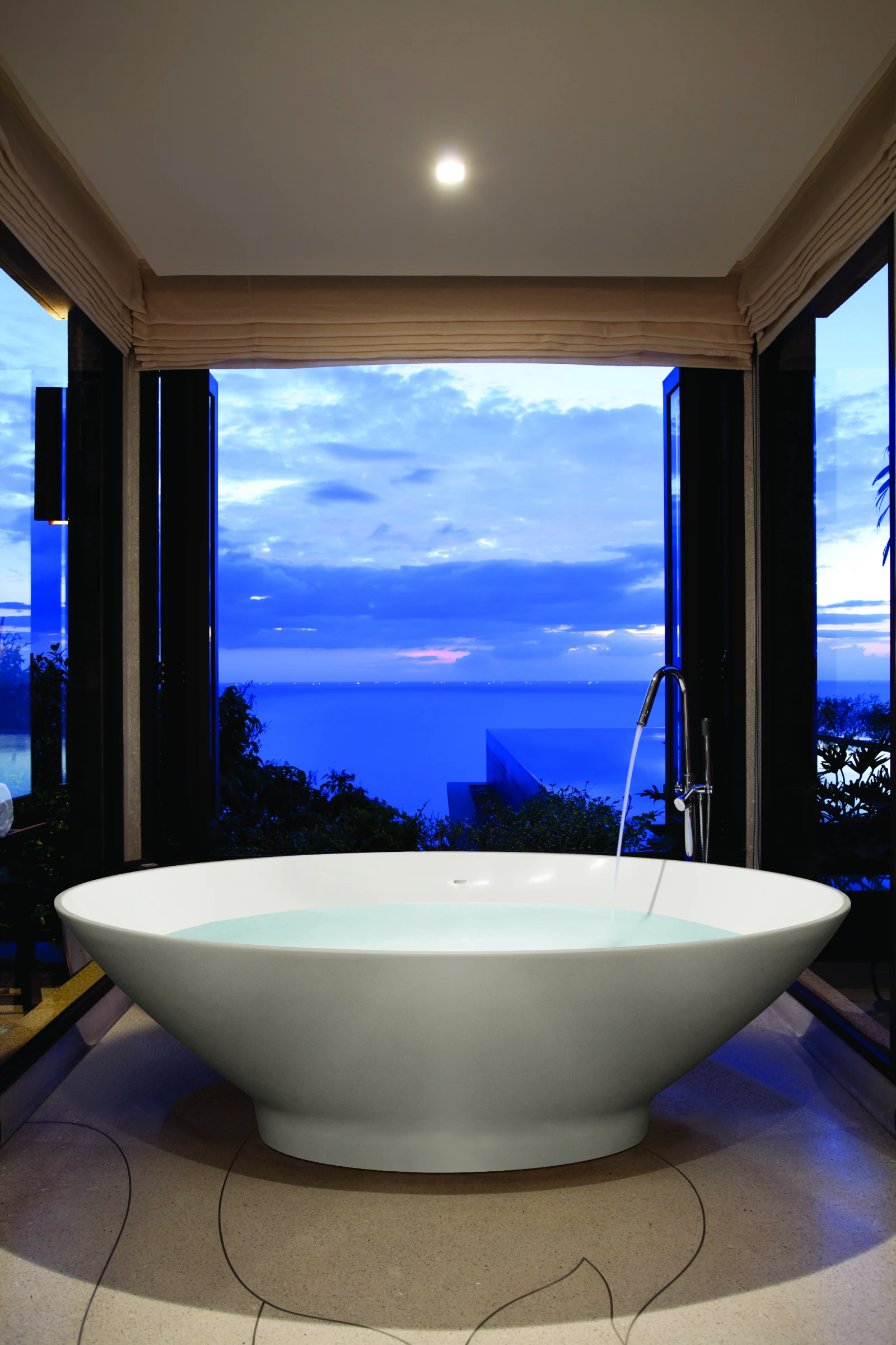 Bc Designs Tasse Bath 1770 X 880 (no Waste) Polished White