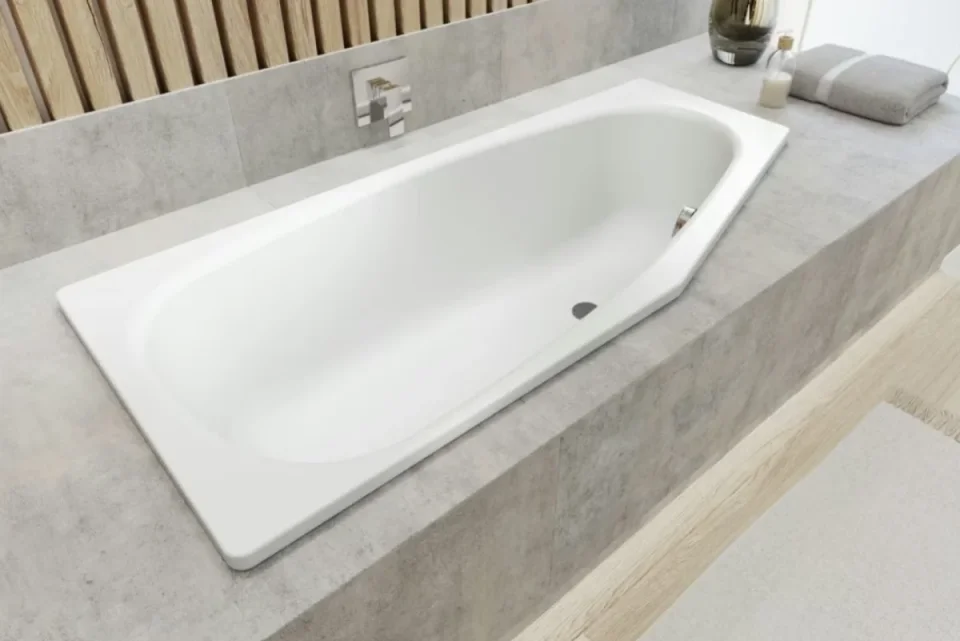Kaldewei Mini Rechts Bathtub, 830 1570x750mm Alpine White, - Image 1