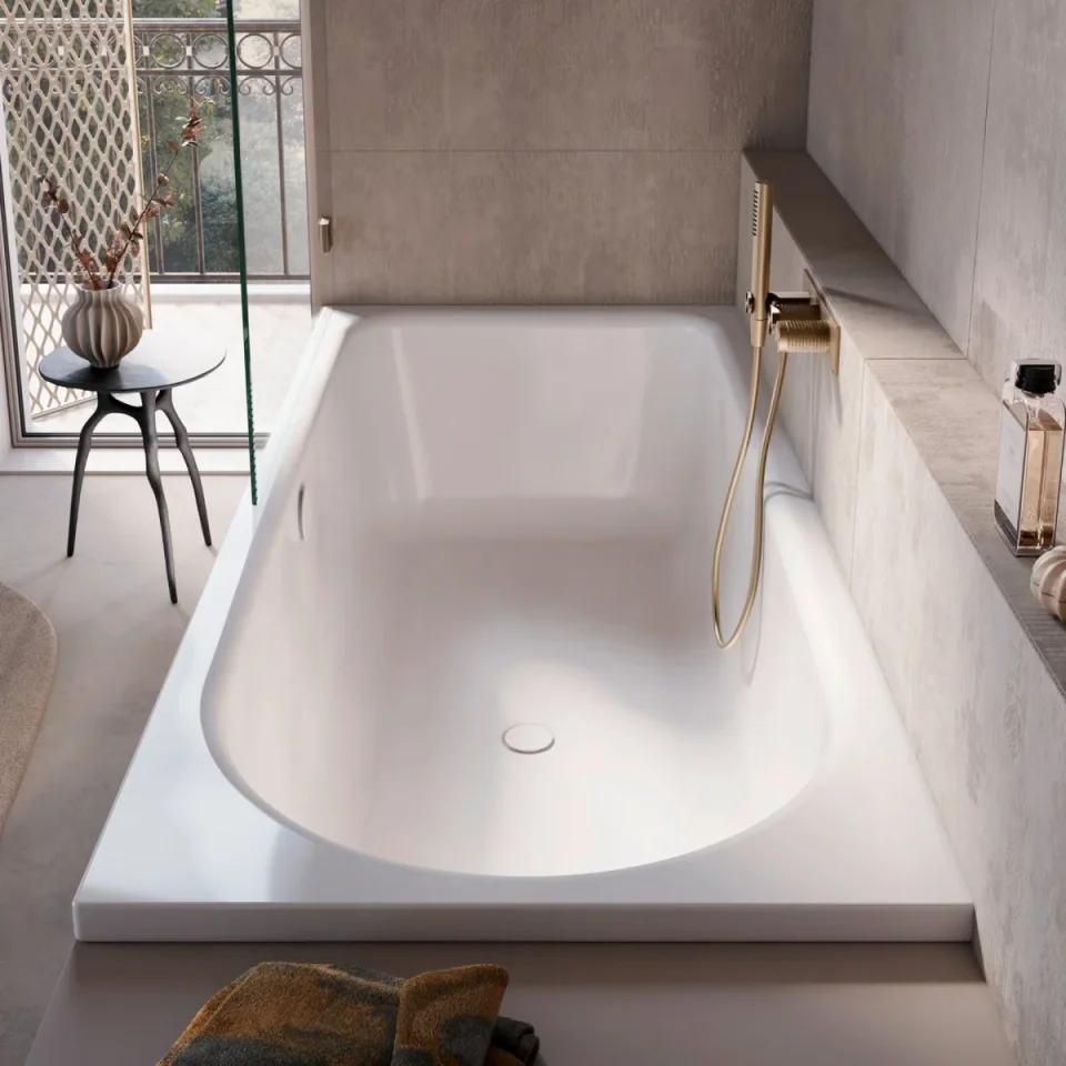 Bette Ocean Single Ended Bath Left Hand Overflow 1700 x 700mm White - Image 1