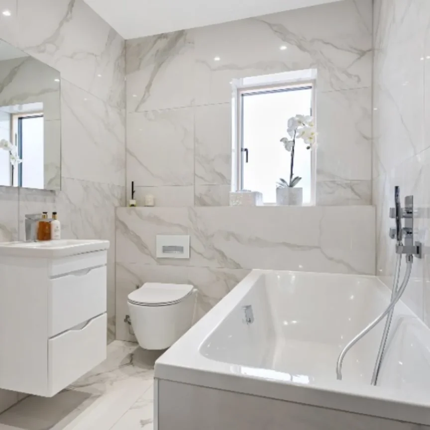Saneux Stetson 1800x800mm Bath Double Ended & Bath Legs detail view - Image 2