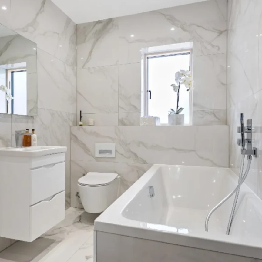 Saneux Stetson 1700x750mm Bath Double Ended & Bath Legs detail view - Image 2