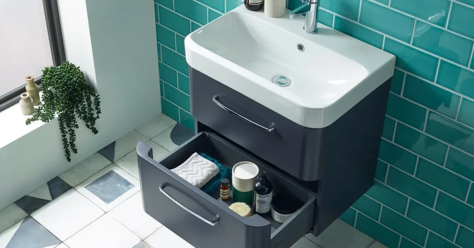 Roper Rhodes 800mm System Ceramic Basin detail view - Image 4