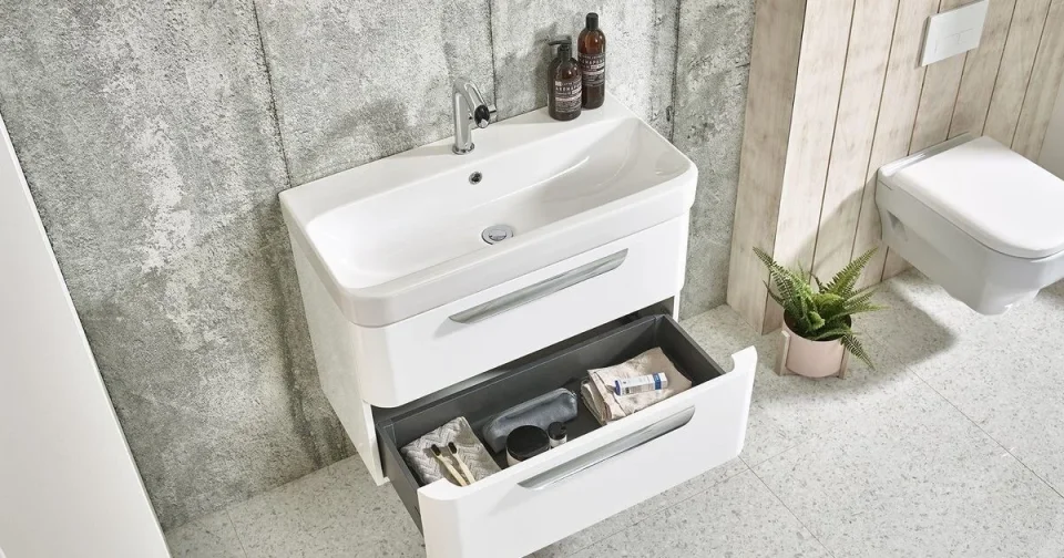 Roper Rhodes 800mm System Ceramic Basin detail view - Image 5