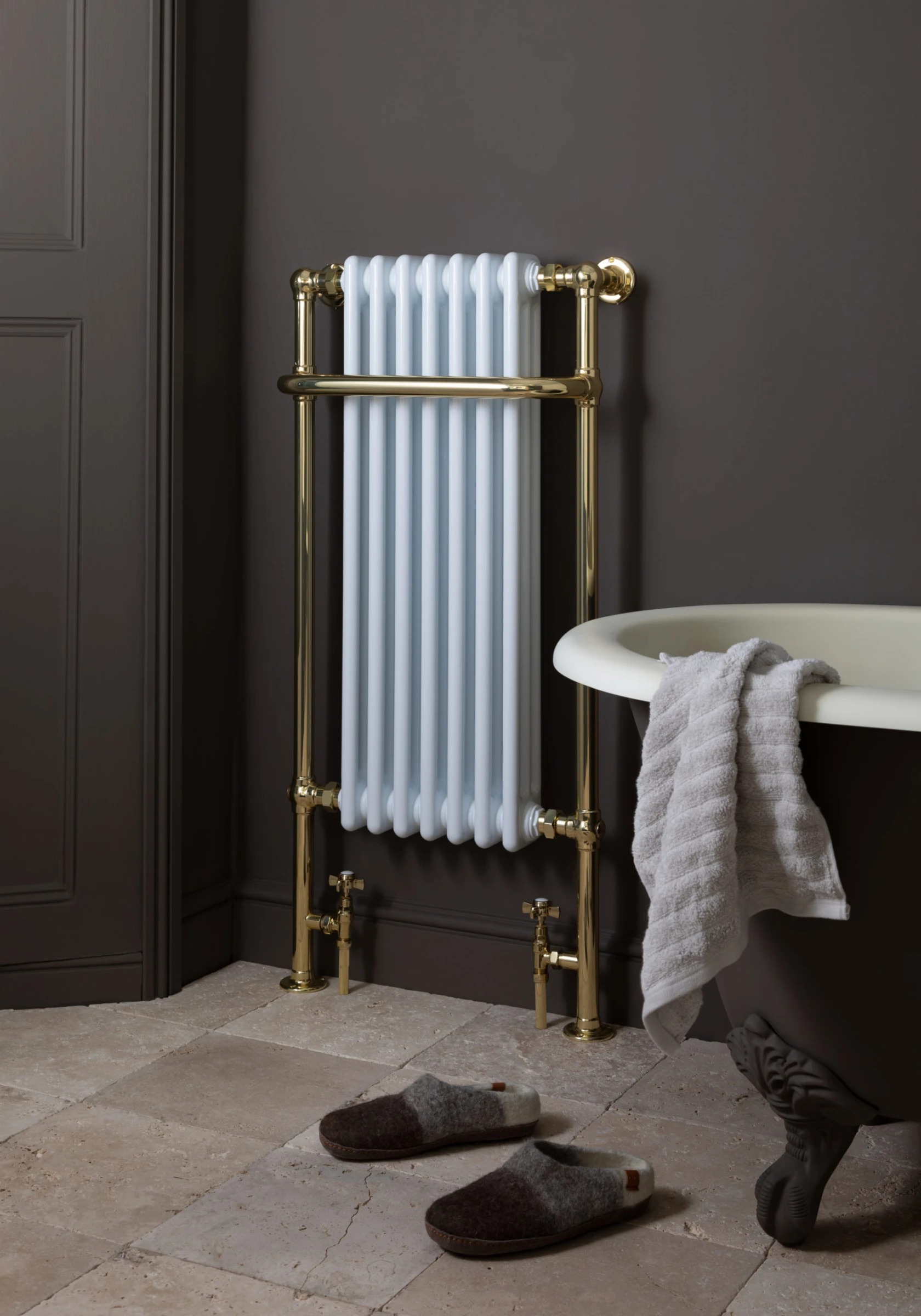 Just Taps Grosvenor Radiator 1130 X 553 X 230 Antique Brass