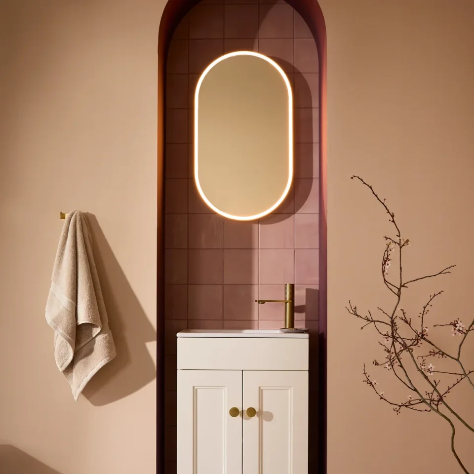 HIB Kingsbury Cloakroom Basin  detail view - Image 2