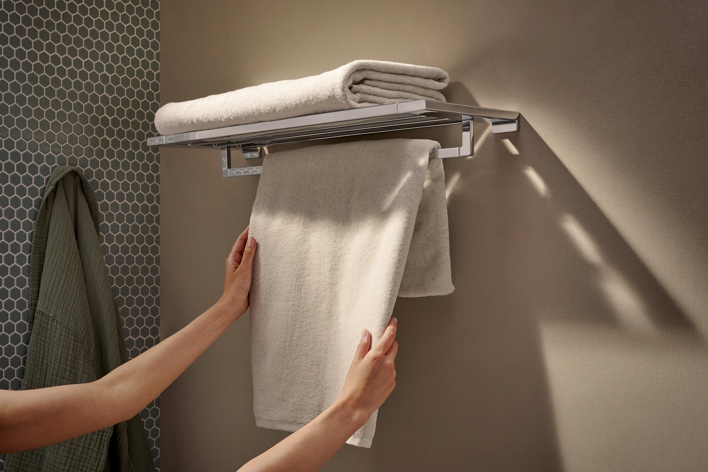 Hansgrohe Addstoris Q Towel Rack 735 X 290 X 110mm Gunmetal/chrome - Brushed