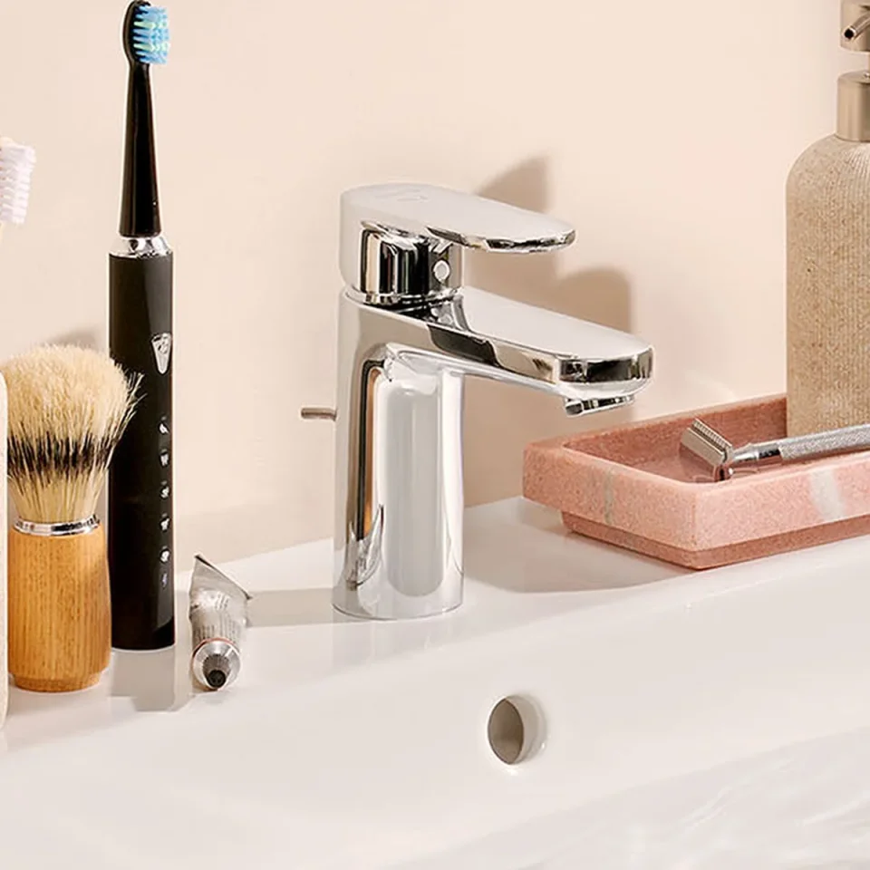 Hansgrohe Vernis Blend Single Lever Basin Mixer 100 Coolstart With Pop-up Waste Set Chrome detail view - Image 2