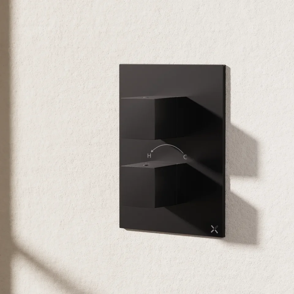 Crosswater Crossbox WaterSquare / Verge 3 Outlet Trim & Levers Matt Black detail view - Image 4