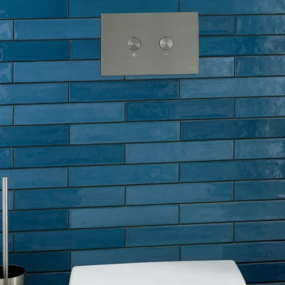 Just Taps Metal Pneumatic Flush Plate Brushed Stainless Steel detail view - Image 8
