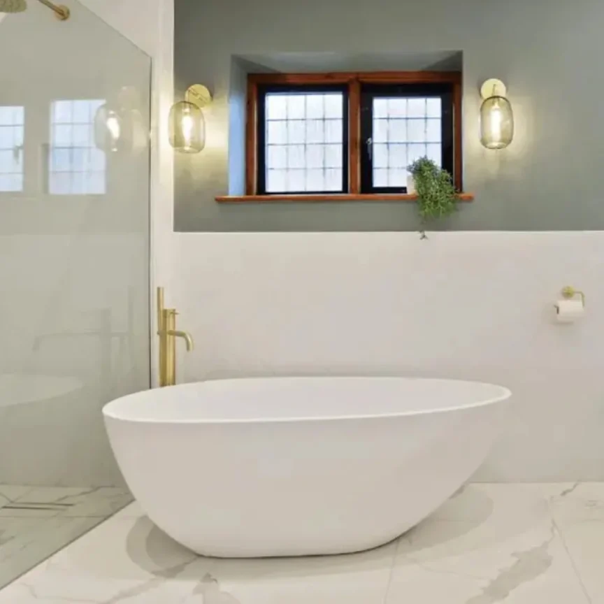 StoneKAST Ovale Mini Freestanding Bath 1530 x 770mm Matt White (Waste Included) detail view - Image 4