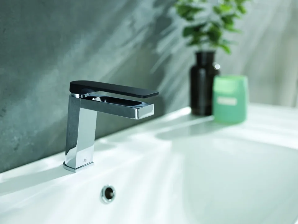 Just Taps Axel Single Lever Basin Mixer Matt Black Handle Chrome product image - Image 4