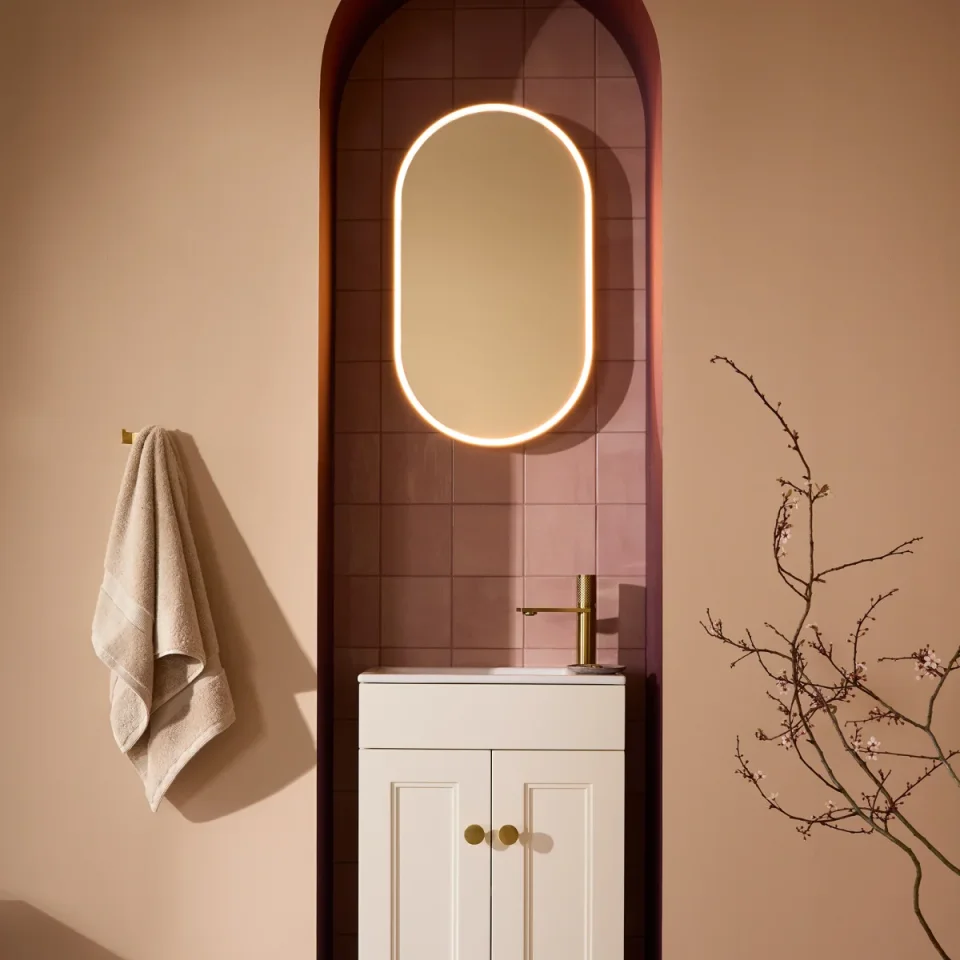 HIB Kingsbury Cloakroom Basin  detail view - Image 2