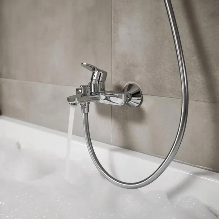 Hansgrohe Vernis Blend Single Lever Bath Mixer For Exposed Installation Chrome detail view - Image 3