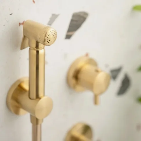 Vado Individual Shattaf Kit With Concealed Thermostatic Mixing Valve And Angle Valve Brushed Gold detail view - Image 3