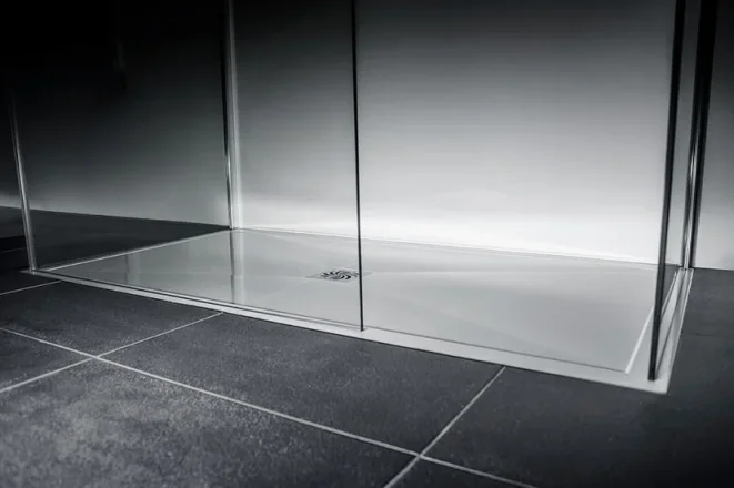 London Showers  Symmetry Slim 25 900 x 760mm Tray & Waste - White product image - Image 1