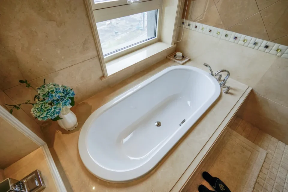 Bette Starlet Flair Oval Bath 158X68 White detail view - Image 2