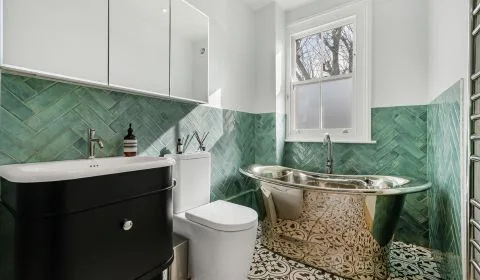 360° View - Artistic Character: A Vibrant Herringbone Retreat in Twickenham