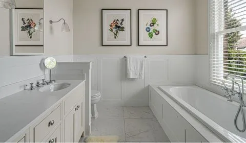 360° View - A Traditional-Minimalist En-Suite