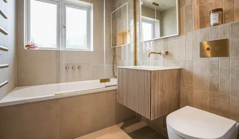 360° View - The Apollo Beige & Fluted Oak Bathroom