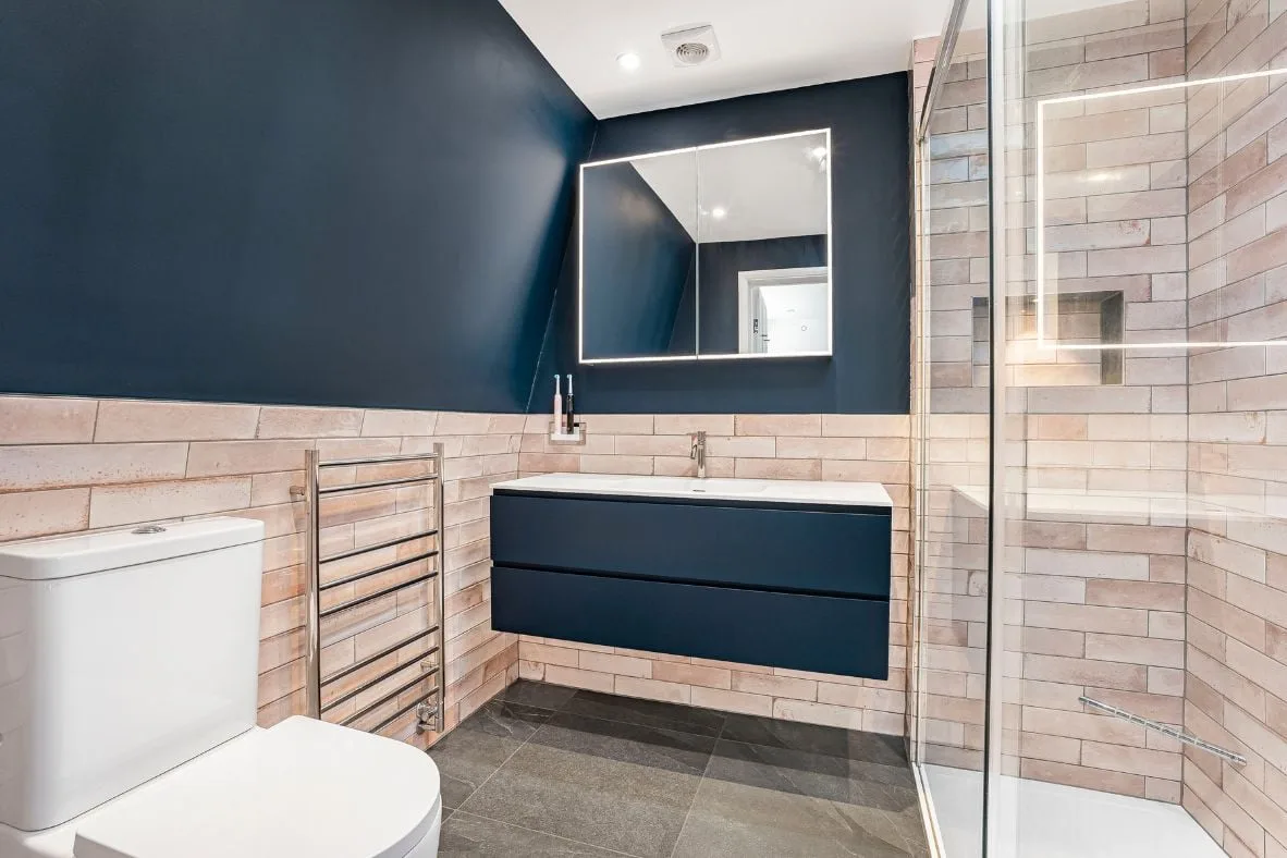 360° View - A Tranquil Master Ensuite with Smart Space Planning
