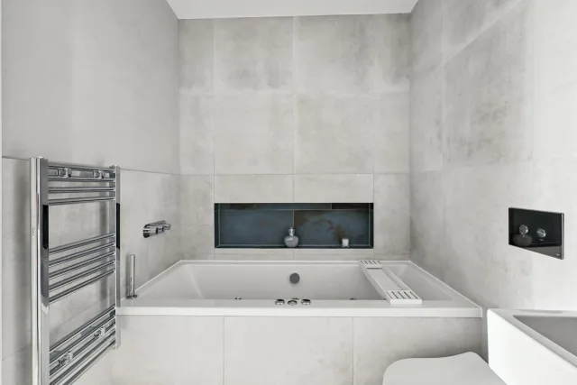 Wraysbury Family Bathroom