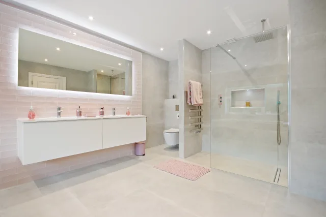 Luxurious Bathroom Suites in Loughton, Essex